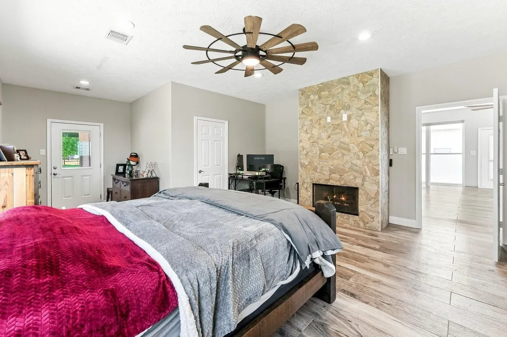 9010 Point Barrow Road Beach City, TX 77523