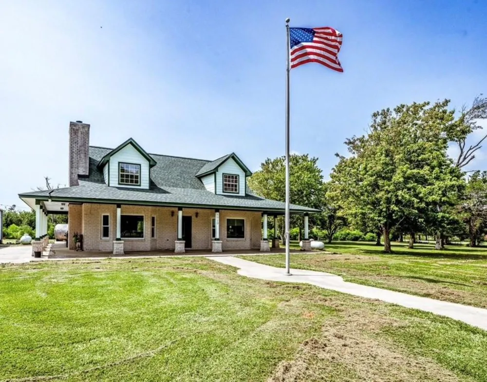 9010 Point Barrow Road Beach City, TX 77523