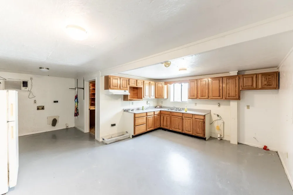 9010 Point Barrow Road Beach City, TX 77523