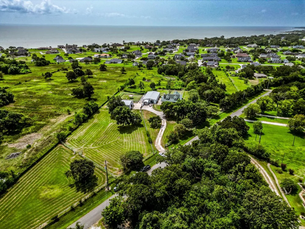 9010 Point Barrow Road Beach City, TX 77523