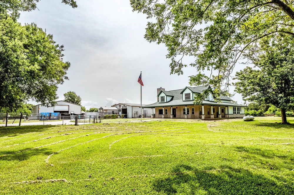 9010 Point Barrow Road Beach City, TX 77523