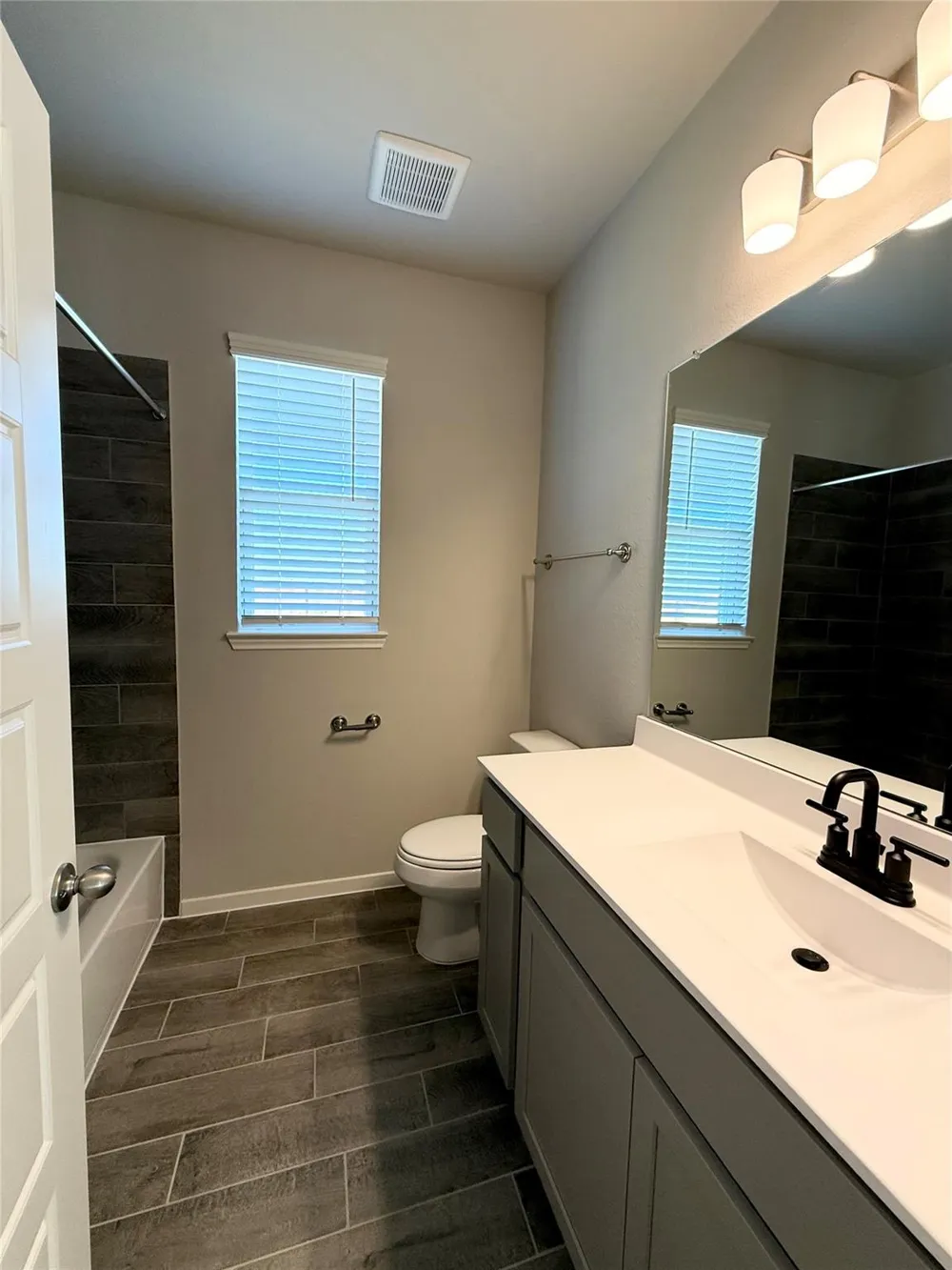 2502 Shallow Lake Lane Iowa Colony, TX 77583