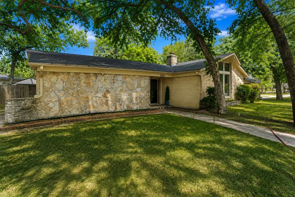 133 Oakhurst Drive Bedford, TX 76022