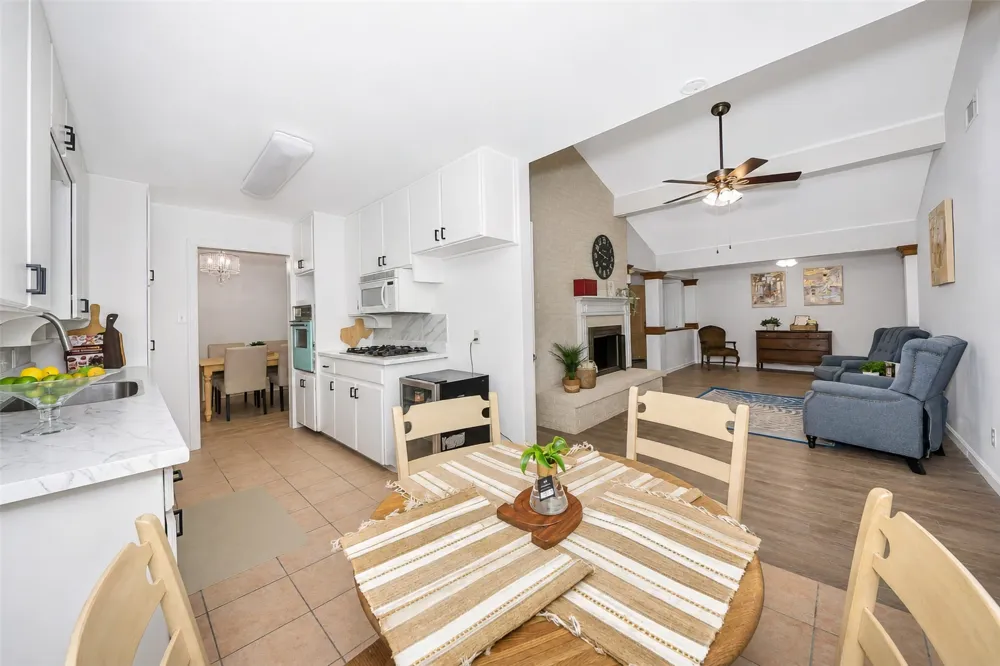 133 Oakhurst Drive Bedford, TX 76022