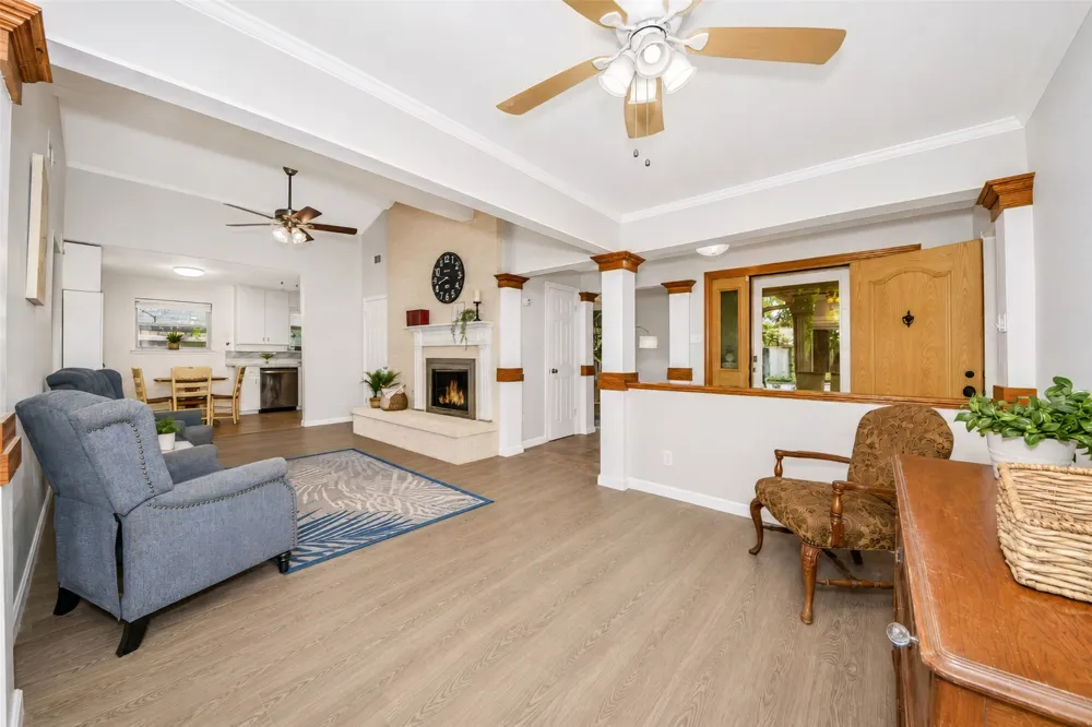 133 Oakhurst Drive Bedford, TX 76022
