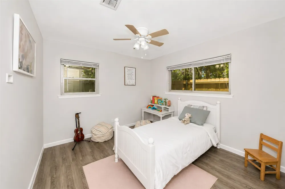 133 Oakhurst Drive Bedford, TX 76022