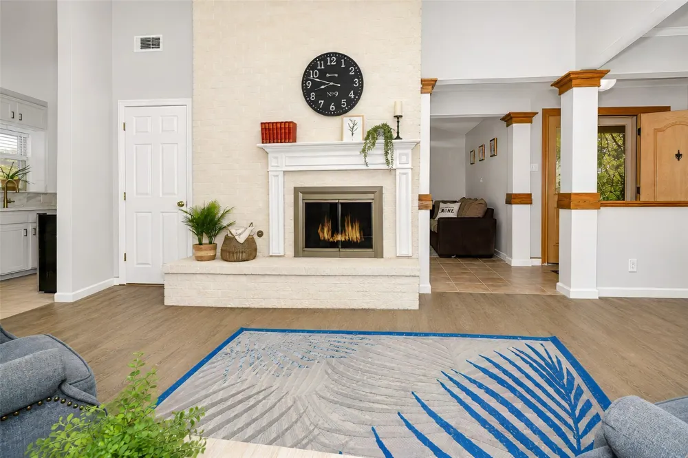 133 Oakhurst Drive Bedford, TX 76022