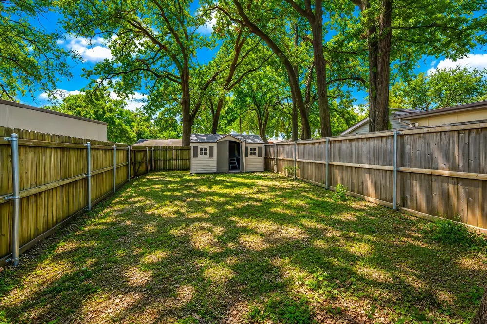 133 Oakhurst Drive Bedford, TX 76022