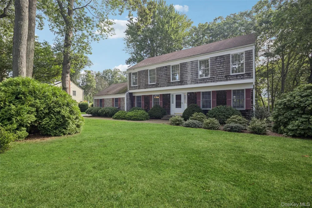 30 White Birch Circle Miller Place, NY 11764