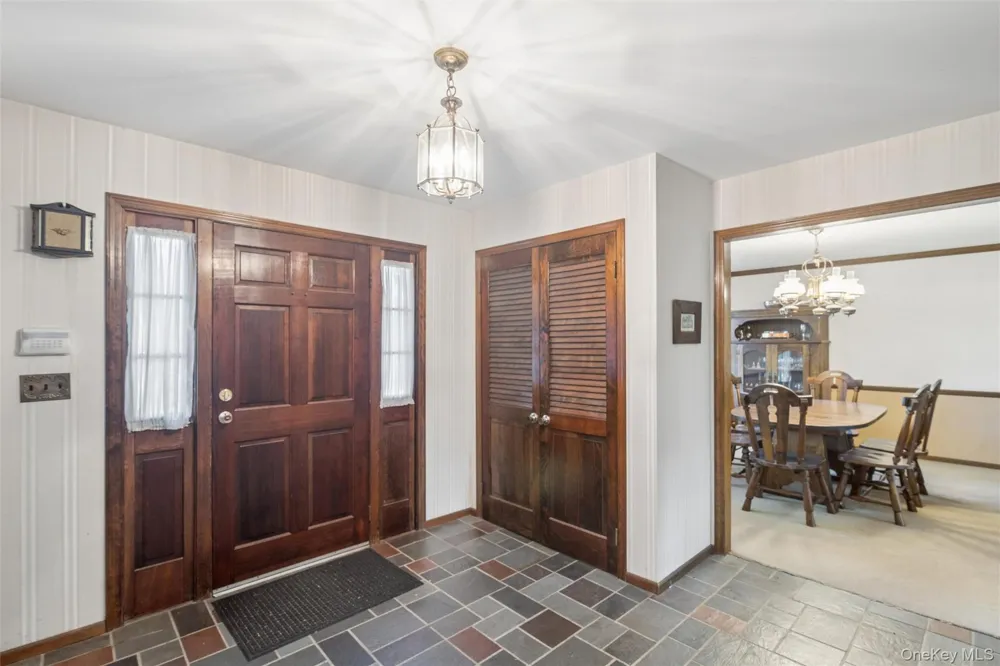 30 White Birch Circle Miller Place, NY 11764