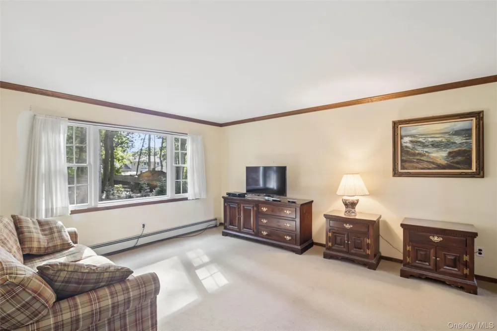 30 White Birch Circle Miller Place, NY 11764