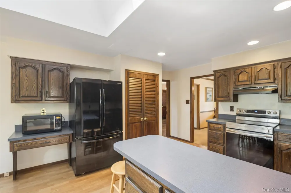30 White Birch Circle Miller Place, NY 11764