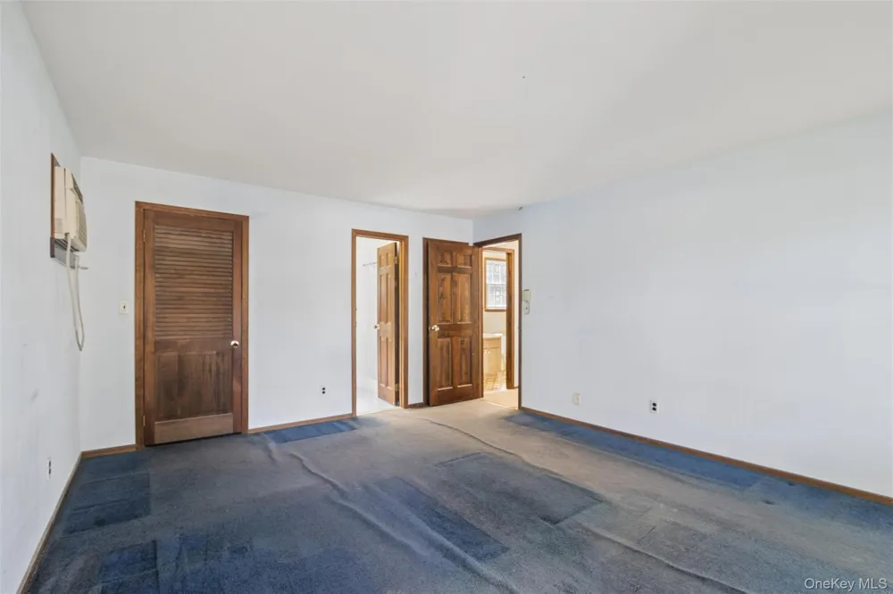 30 White Birch Circle Miller Place, NY 11764