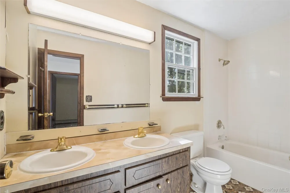 30 White Birch Circle Miller Place, NY 11764