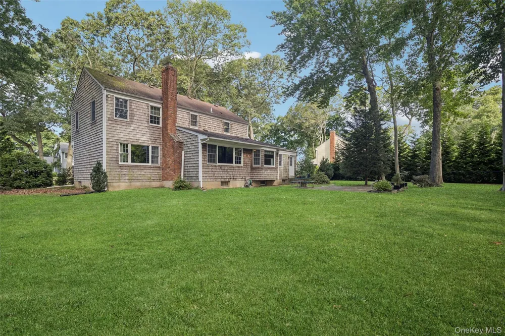 30 White Birch Circle Miller Place, NY 11764