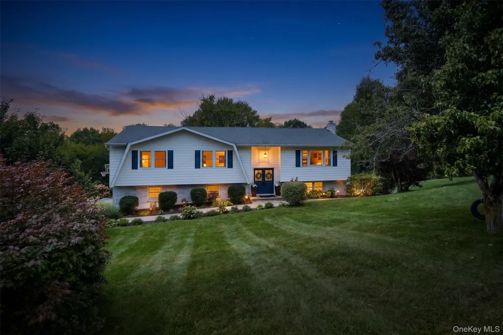 26 Hoof Print Road Millbrook, NY 12545