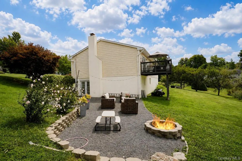 26 Hoof Print Road Millbrook, NY 12545