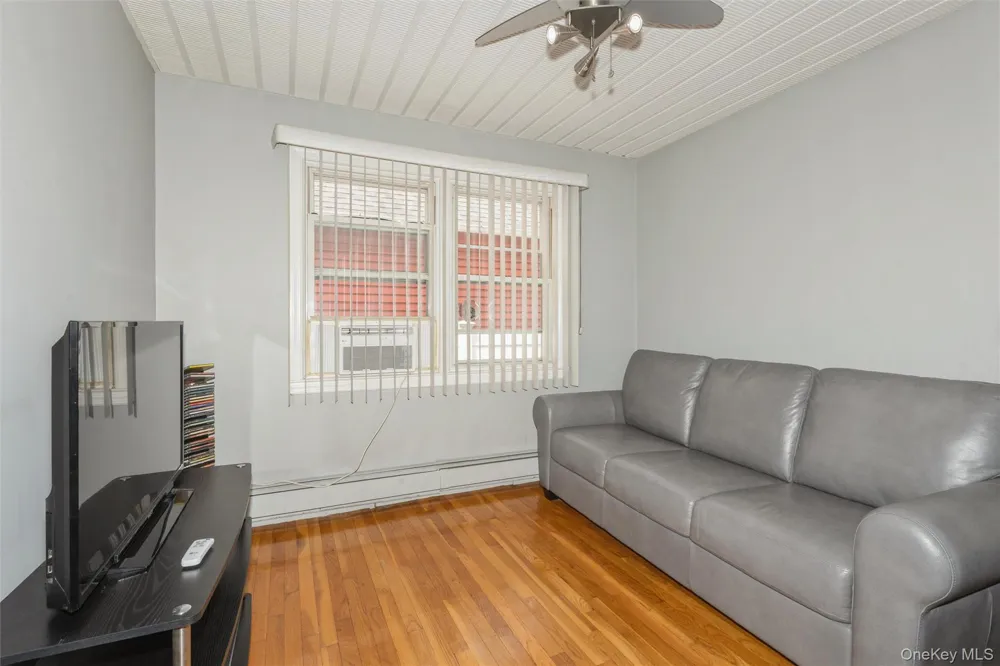 977 Third Avenue Franklin Square, NY 11010