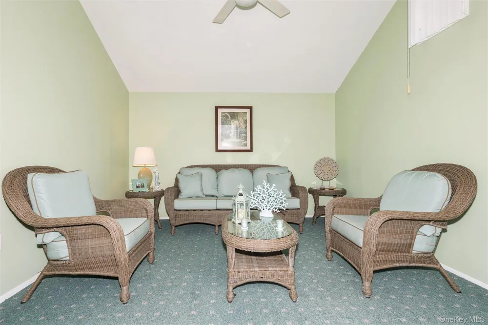 977 Third Avenue Franklin Square, NY 11010
