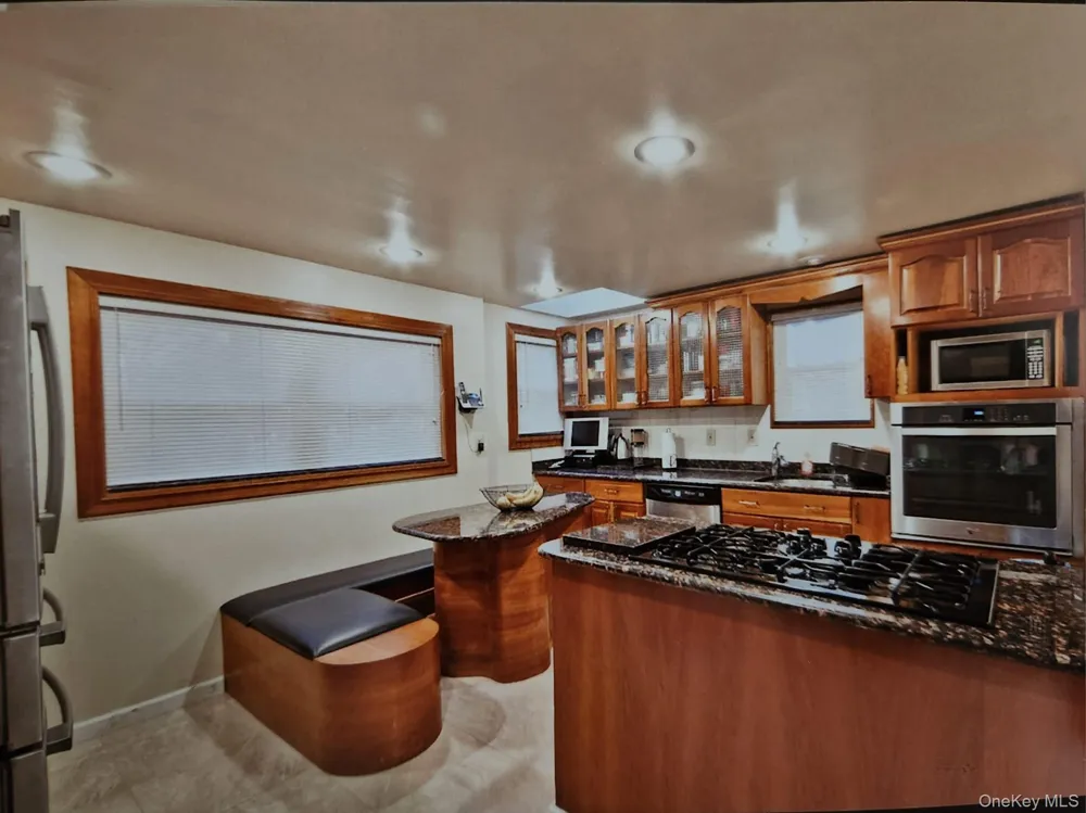 112-44 178th Street Addisleigh Park, NY 11433