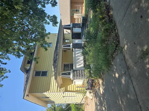 408 S Phoenix Avenue