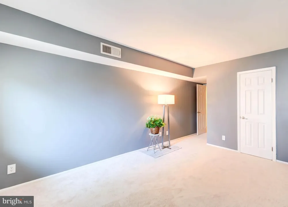5051 7TH ROAD S #102 Arlington, VA 22204