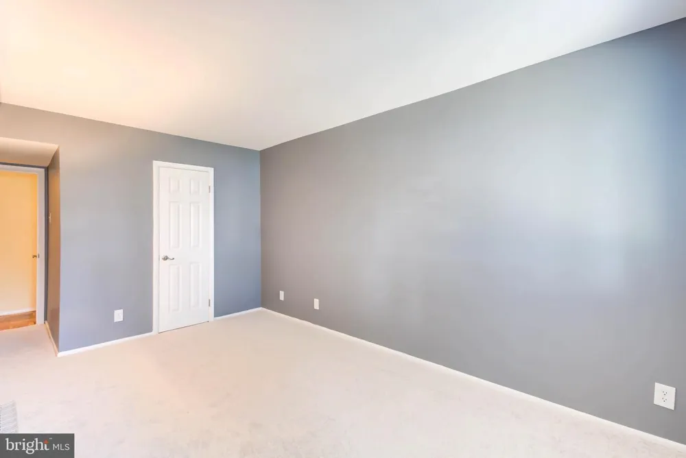 5051 7TH ROAD S #102 Arlington, VA 22204