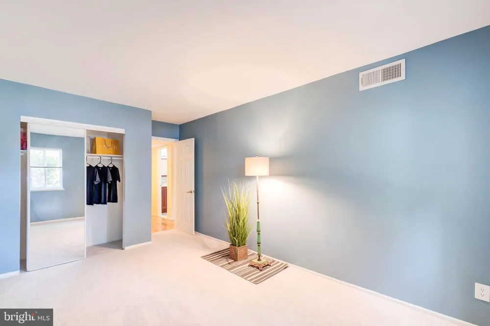 5051 7TH ROAD S #102 Arlington, VA 22204