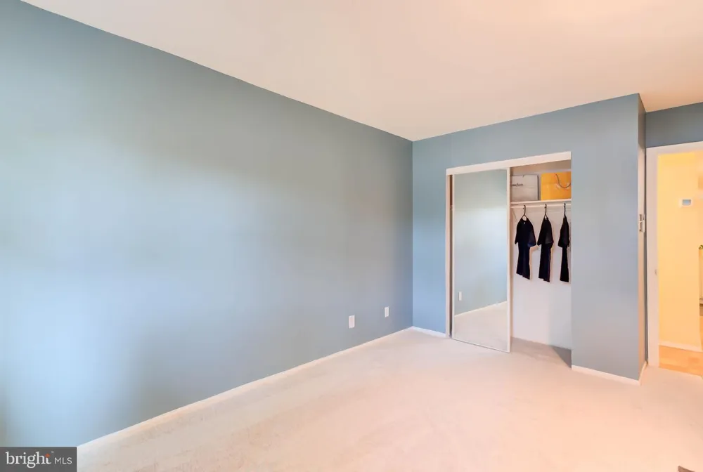 5051 7TH ROAD S #102 Arlington, VA 22204