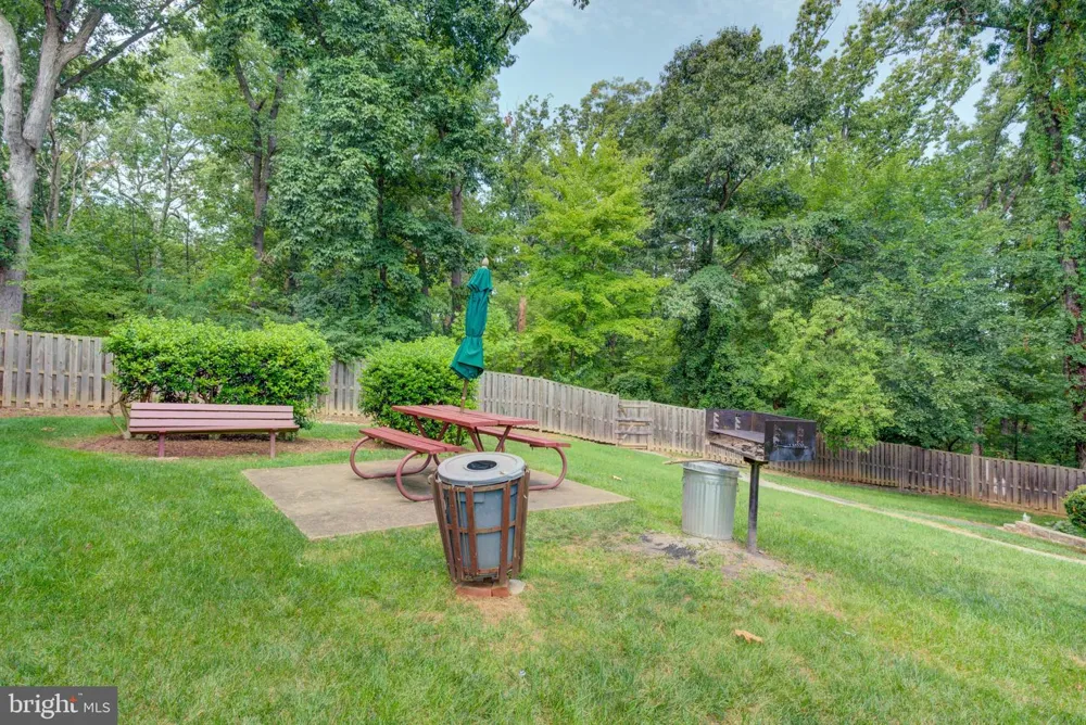 5051 7TH ROAD S #102 Arlington, VA 22204