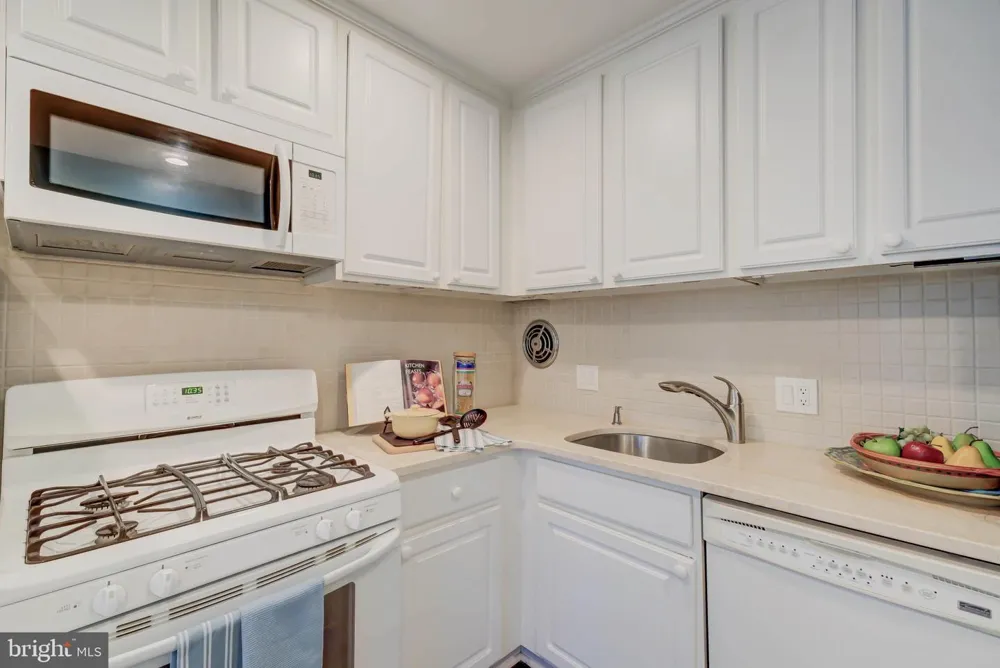 5051 7TH ROAD S #102 Arlington, VA 22204