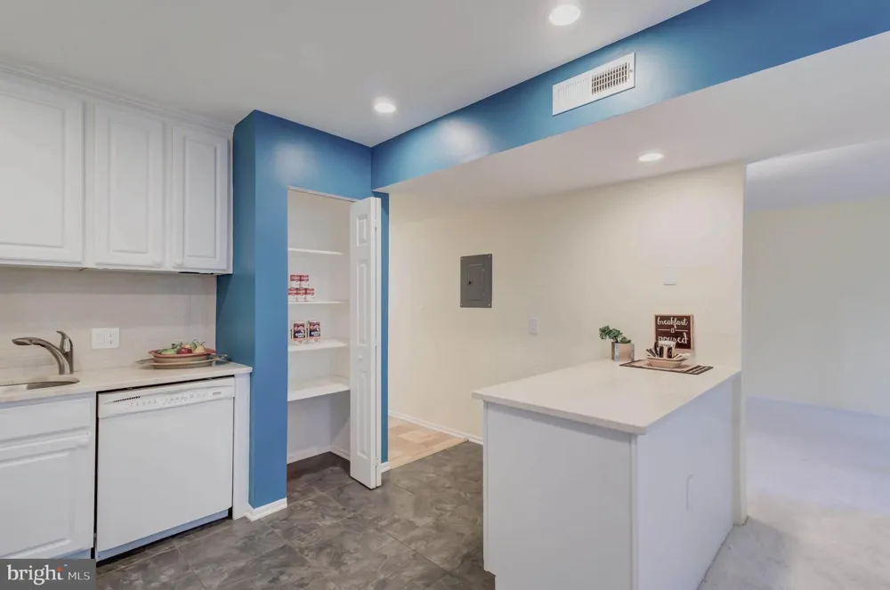 5051 7TH ROAD S #102 Arlington, VA 22204