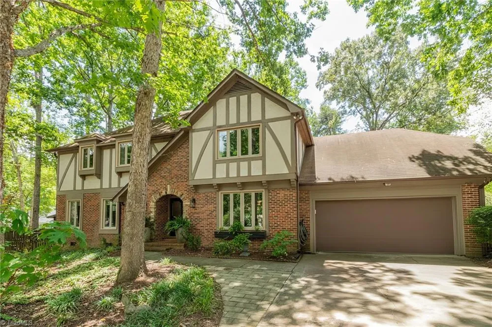 2014 La Vista Drive High Point, NC 27265