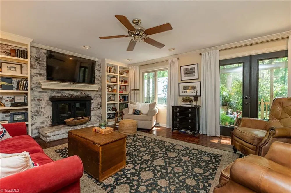 2014 La Vista Drive High Point, NC 27265
