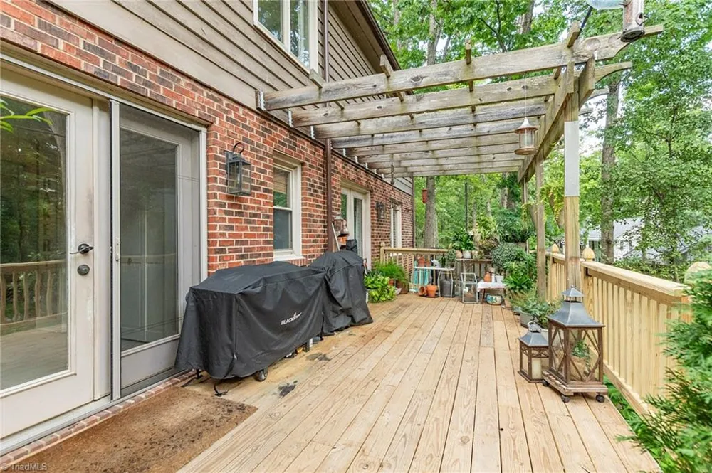 2014 La Vista Drive High Point, NC 27265
