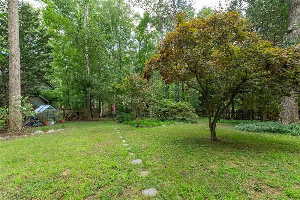 2014 La Vista Drive High Point, NC 27265
