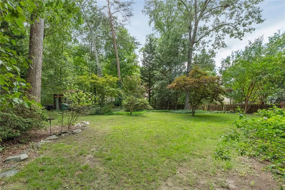 2014 La Vista Drive High Point, NC 27265