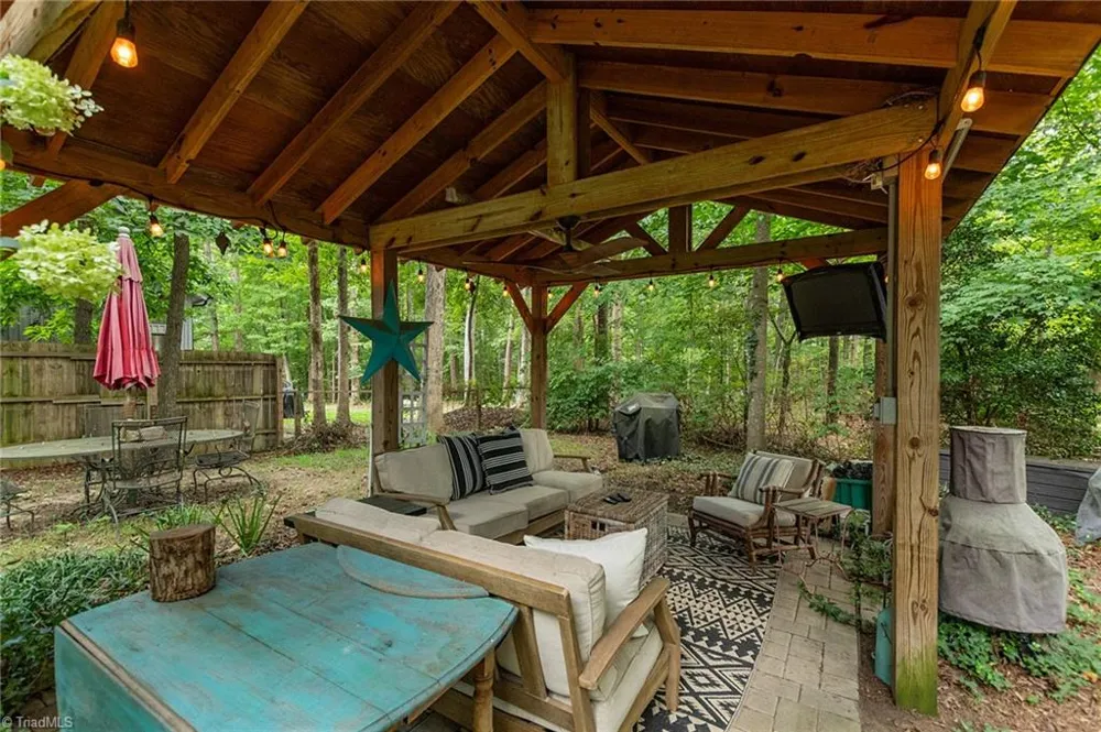2014 La Vista Drive High Point, NC 27265