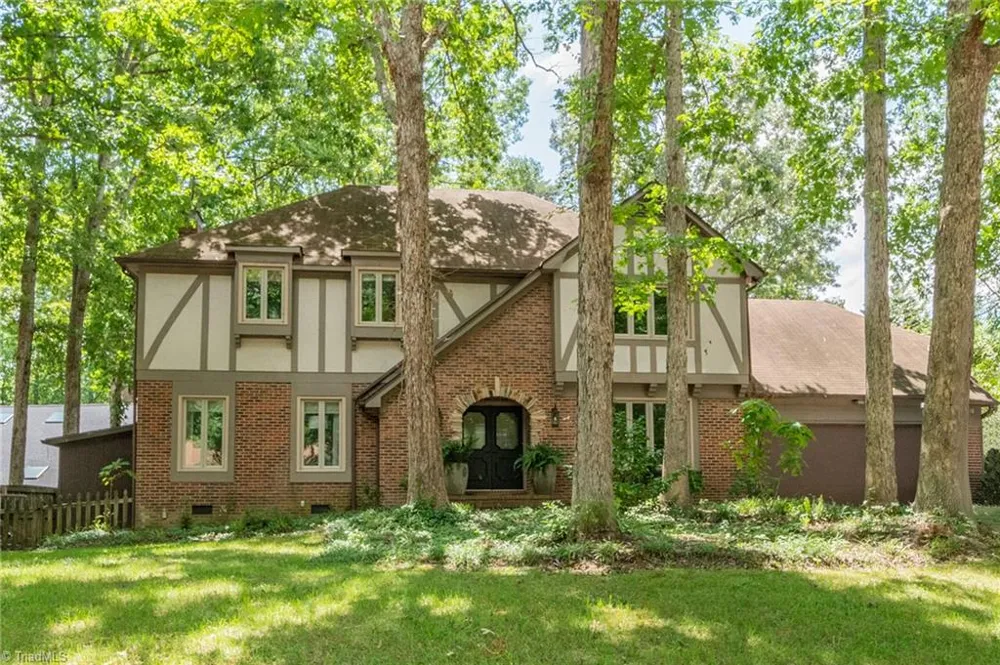 2014 La Vista Drive High Point, NC 27265