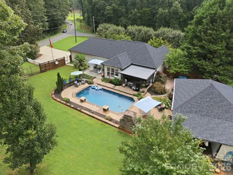 359 Huffstetler Lake Road