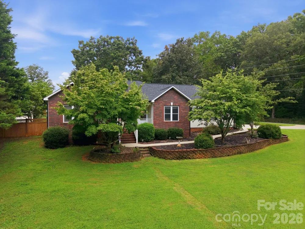 359 Huffstetler Lake Road Dallas, NC 28034
