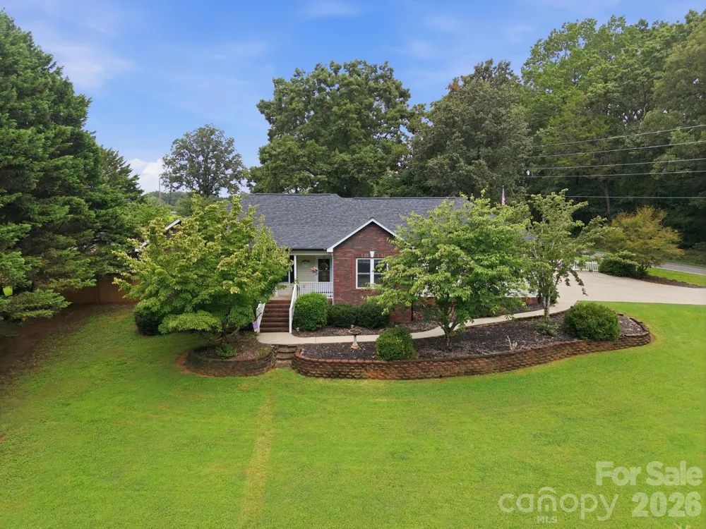 359 Huffstetler Lake Road Dallas, NC 28034