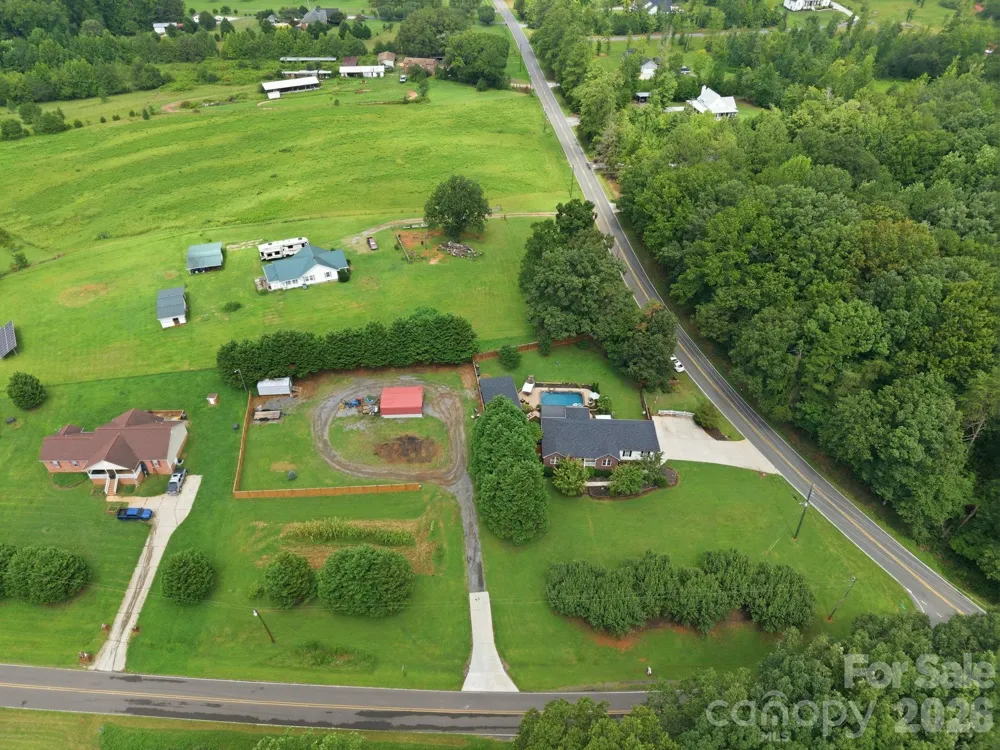 359 Huffstetler Lake Road Dallas, NC 28034