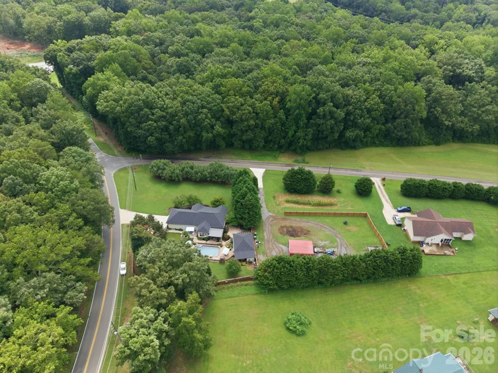 359 Huffstetler Lake Road Dallas, NC 28034