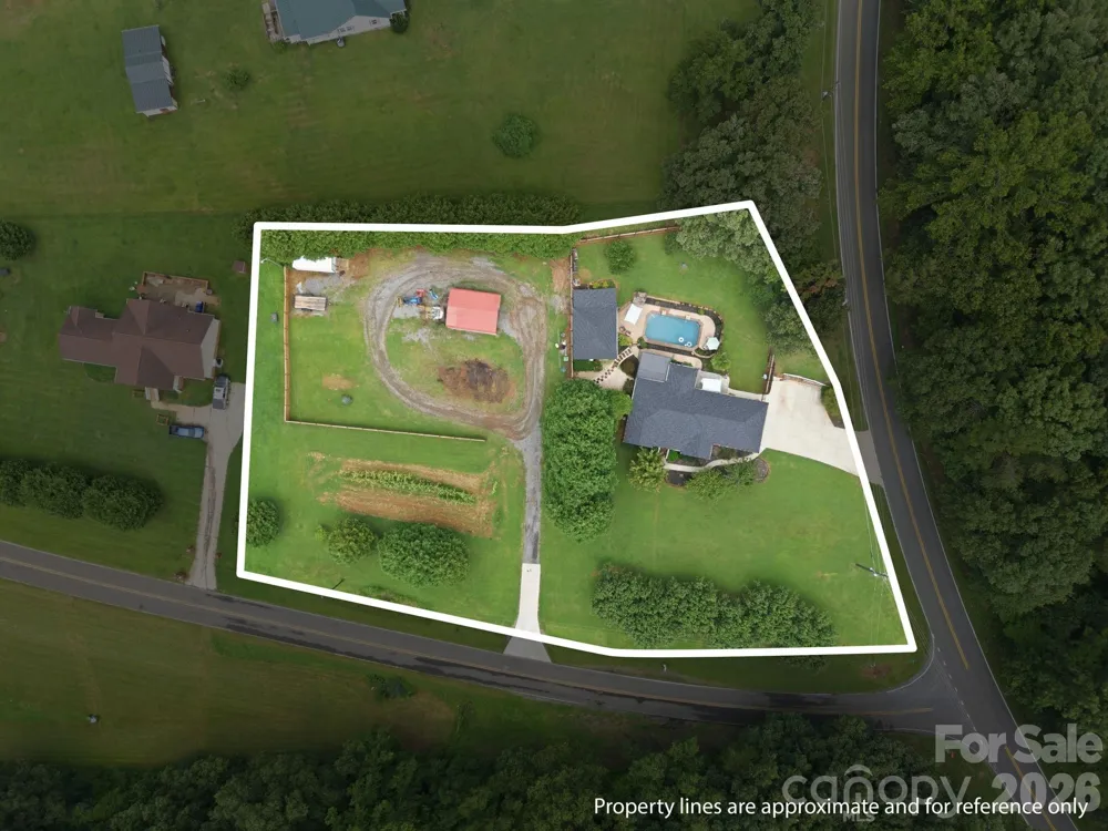 359 Huffstetler Lake Road Dallas, NC 28034