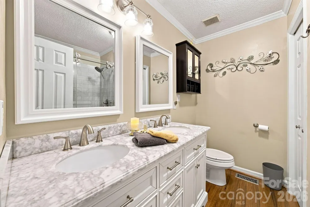 359 Huffstetler Lake Road Dallas, NC 28034