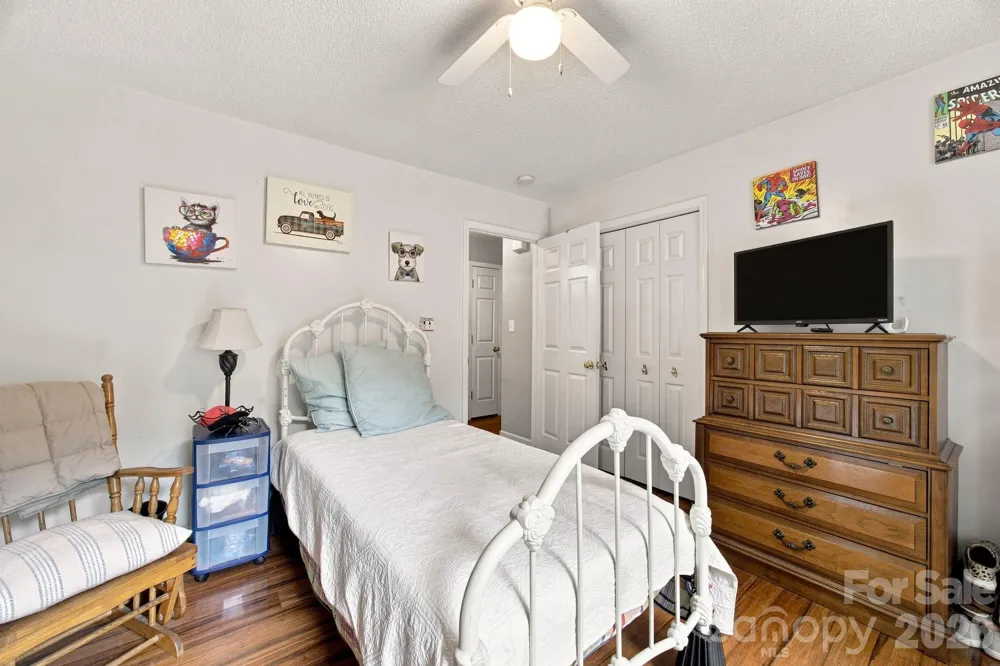 359 Huffstetler Lake Road Dallas, NC 28034
