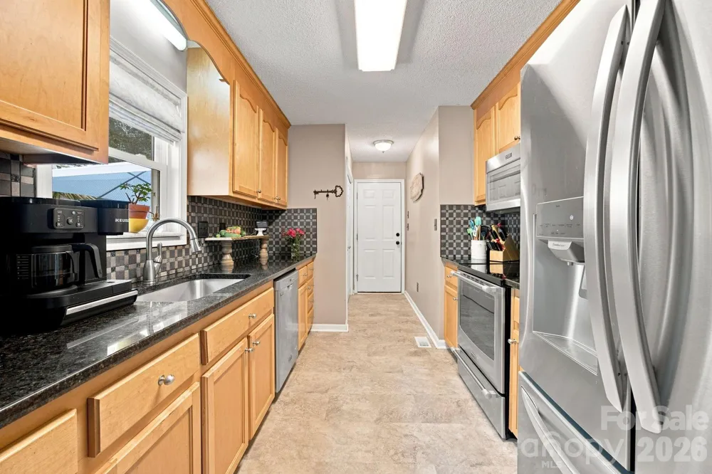 359 Huffstetler Lake Road Dallas, NC 28034