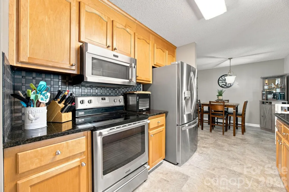 359 Huffstetler Lake Road Dallas, NC 28034