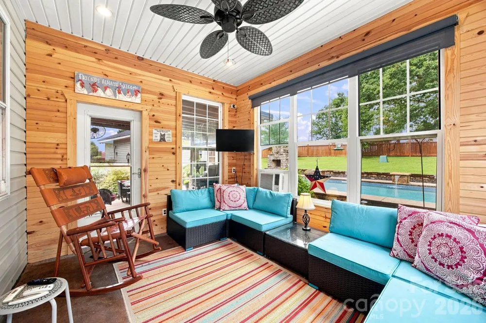 359 Huffstetler Lake Road Dallas, NC 28034